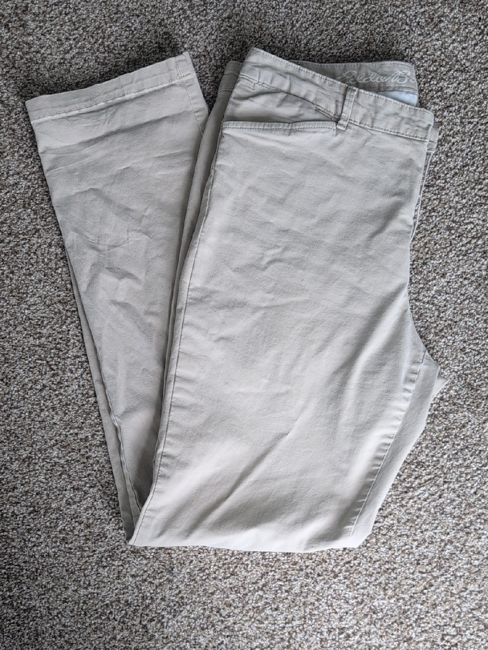 Eddie Bauer Womens Chinos in Light Khaki